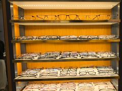 -优医视平价眼镜蔡司依视路折扣工厂店(十里堡店)