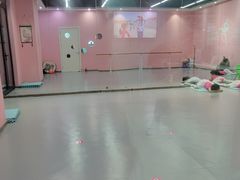 -艺熠舞蹈口才主持表演艺术中心(爱琴海校区)