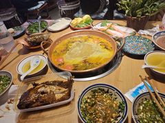 -洱火云南酸菜牛肉火锅(石景山当代商城店)