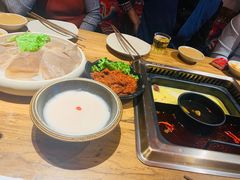 -吴氏老牌坊云南鱼豆花火锅店(通江街店)