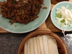 孜然羊肉夹饼-河东颐祥阁(世贸店)