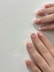 -花岐款式专研健康美甲沙龙