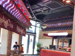 大堂-先启半步颠小酒馆(白麓里店)