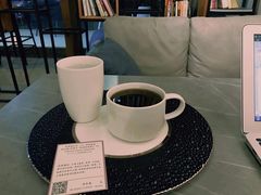 -LEO CAFE