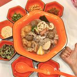 麻辣烫竟然有大师汤底？张亮麻辣烫赢麻了！