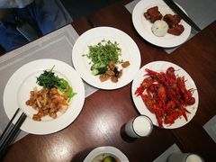 -南郊宾馆·风味自助餐厅·山东十六地市特色菜