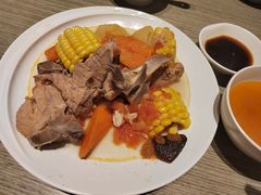 番茄玉米煲龙骨-汤城小厨•粤菜•靓汤(望京凯德mall店)