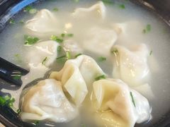 鲜肉小馄饨-王家沙点心店(西康路店)