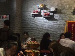 大堂-巴四老城区炭火蛙锅(张江店)