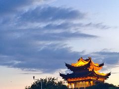 -巴陵广场