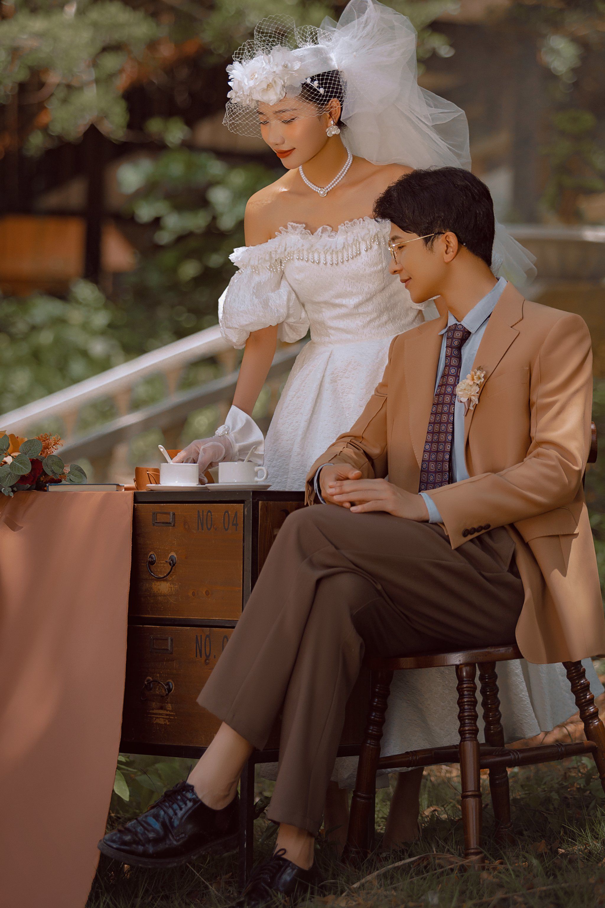 宜室宜家,卜他年瓜瓞绵绵,尔昌尔织.谨以白头之约