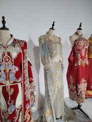 点击看大图 -艾拉·女王婚纱礼服馆