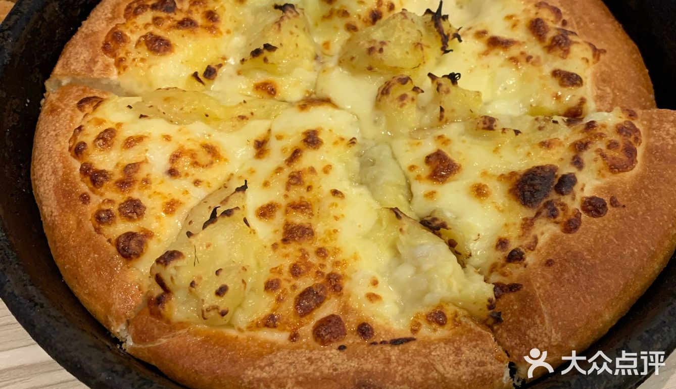 每次来必胜客都必点榴莲多多披萨当然如果加上芝士