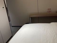 -雅宜酒店(广州黄埔大沙东地铁站店)