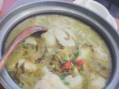 石锅酸菜鱼-周鱼小馆石锅酸菜鱼(活力汇店)