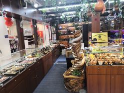 -灵彩珠宝(朗香街店)