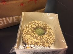 牛油果鸡肉芝士贝果-星巴克(北京首都国际机场7店)