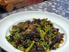 本溪蕨菜炒榛蘑-奉天掌柜·非遗猪手·笨饺子(崇山路店)