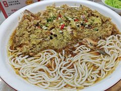 招牌开胃鱼头王-福阿婆老牌湘菜(大润发店)
