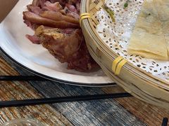 猪肘子-八张桌子(老店)