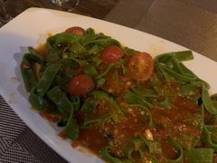 招牌手工菠菜面-喜洲吧·江畔老船厂·庭院餐厅(喜临院店)