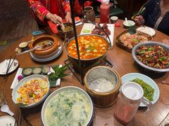 -老滇山寨•云南特色菜•地方菜•民族风情歌舞表演(金碧店)