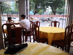 -官塘陈记鱼生·潮汕砂锅粥·牛肉火锅(潮枫路总店)