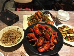 -巴厘龙虾·榜首油焖大虾(音乐学院·沿江酒馆店)