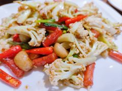 腊肠小炒菜花-那家老院子东北菜·饺子·小鸡炖蘑菇(艳华街店)