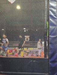 -飞吧潮玩运动蹦床游乐场