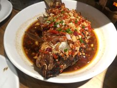 香煎鲫鱼-费大厨辣椒炒肉(万家丽一店)