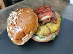 -HIGH FIVE哈福手工汉堡(桂林路店)