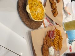 -必胜客(砂之船中东奥莱店)