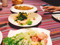 -香巴拉云南餐厅(华莱坞店)