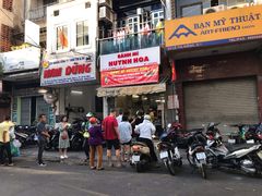 -Bánh Mì Huynh Hoa