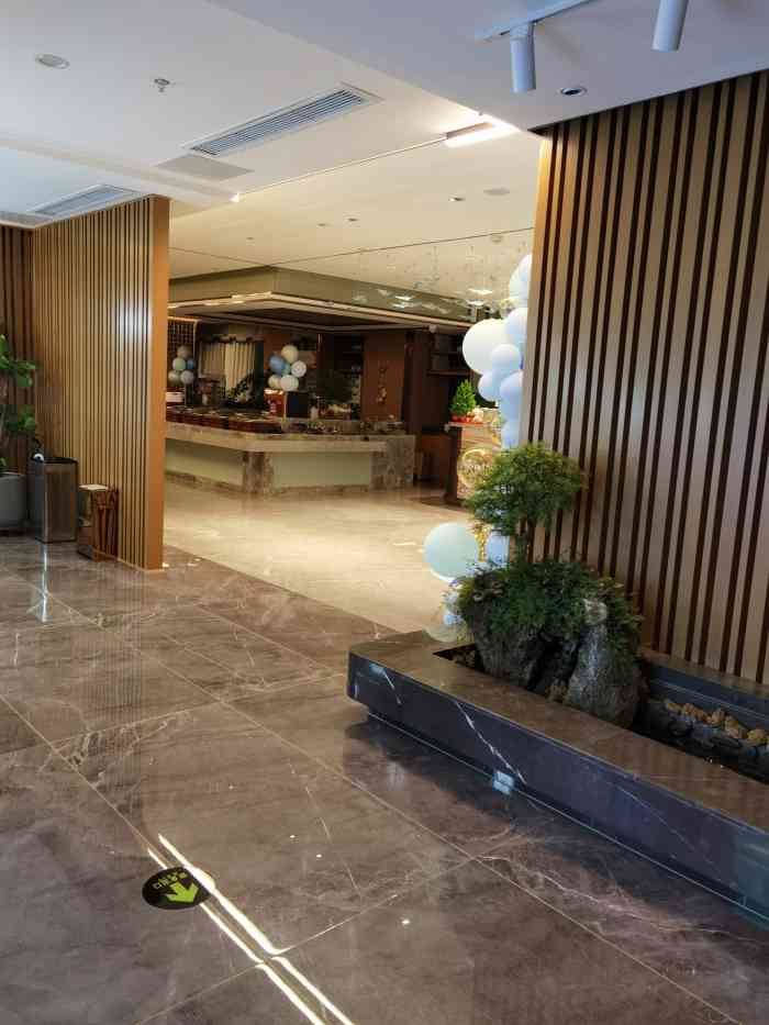 颐而康贵宾楼(滨江新城店)-"体验了一把高端的洗jio![调皮]之前.