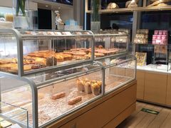 面包甜点陈列柜-好利来(朝外店)