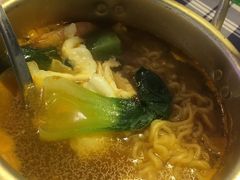 铝锅辛拉面-马路牙子地桌烤肉(工体店)