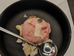-瑞虹新天地月亮湾