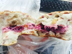 蓝莓三角芝士-Juicy Bakery(大学路店)