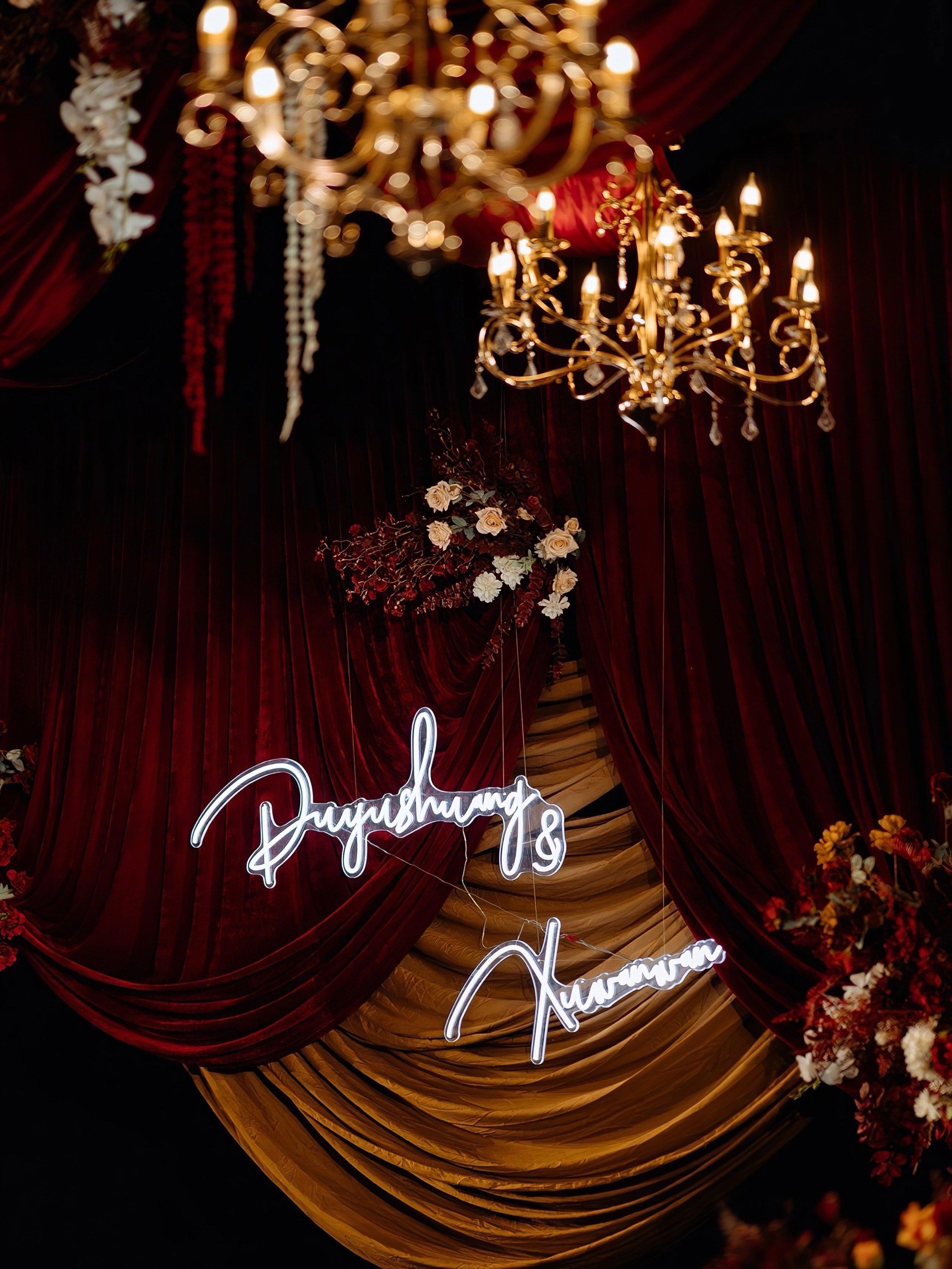 n凝聚在这场浓烈的浪漫
高贵优雅质感浓郁又不失格调#要结婚啦