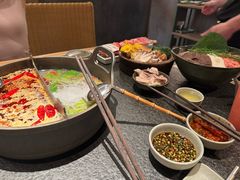 -三出山火锅(南京万象天地店)