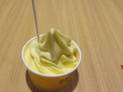 麦当劳甜品站金菠萝雪芭-麦当劳(龙湖北京大兴天街店)