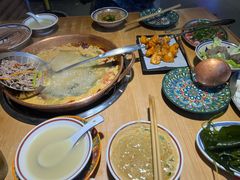 -洱火云南酸菜牛肉火锅(石景山当代商城店)