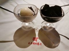 红豆雪糕和龟苓膏-太平馆西餐厅(北京路店)