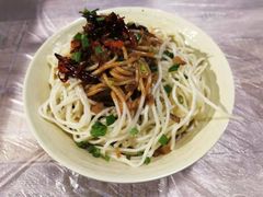 -靓靓蒸虾(恩施新天地店)