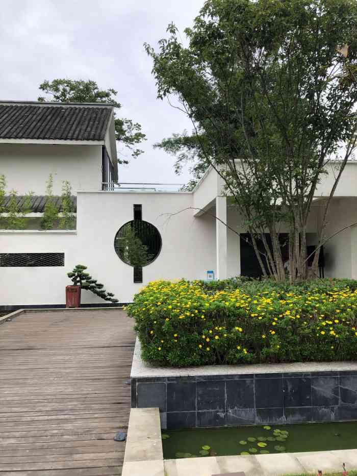 梨园雅舍-"之前带朋友到这儿住过,风景很好,感觉很舒.