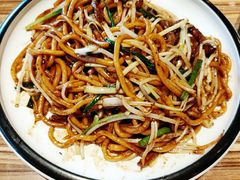 黑椒牛肉炒乌冬面-粤港餐厅(禹州商业广场店)