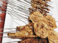 -三个大叔烤羊肉串·歌手驻唱·碳烤鲜肉(西三旗店)