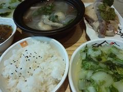 -东方既白(黄兴路大润发店)